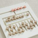 2KidsToys-Fejlesztő aktivitástábla, Kutya - JátékManufaktúra