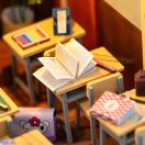 2Kids Toys - Babaház miniatúra Iskolai osztályterem - JátékManufaktúra