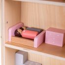 Bigjigs Toys Nyitható babaház bútorokkal - JátékManufaktúra