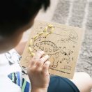 Bigjigs Toys - Fűzős játék számok szerint: Dinoszauruszok - JátékManufaktúra