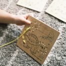 Bigjigs Toys - Fűzős játék számok szerint: Dinoszauruszok - JátékManufaktúra