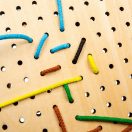 Bigjigs Toys - Fűzős tábla Házikó - JátékManufaktúra