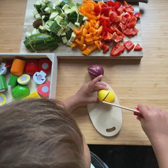 Bigjigs Toys - Fa gyümölcsök dobozban - JátékManufaktúra