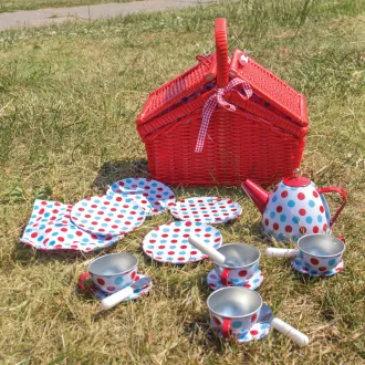 Bigjigs Toys - Pöttyös teáskészlet piknikkosárban - JátékManufaktúra
