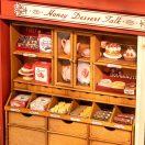 RoboTime - Miniatűr házikó: Mézes cukrászda - JátékManufaktúra