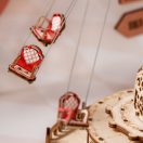 RoboTime - 3D zenedoboz puzzle: Színes láncos körhinta - JátékManufaktúra