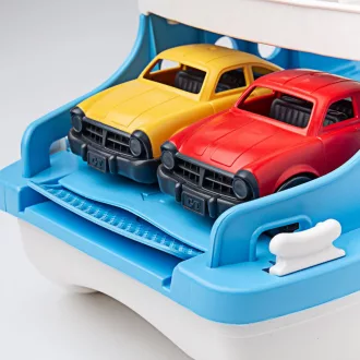 Green Toys - Kék-fehér komp kisautókkal - JátékManufaktúra