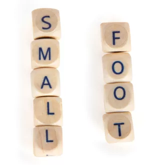 Small Foot - Fa betűkirakó játék - JátékManufaktúra