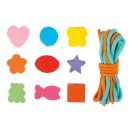 Small Foot - Fa fűzhető gyöngyök formákkal, dobozban - JátékManufaktúra