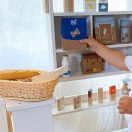 Small Foot - Fa rekesz tejesüvegekkel - Fresh - JátékManufaktúra