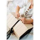 Small Foot - Plüss nyuszi ketreccel és kifutóval - Sérült csomagolás, de a játék természetesen új, hibátlan. Akkor válaszd, ha nem gond Neked a sérült csomagolás. - JátékManufaktúra