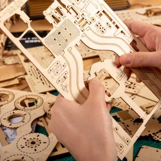RoboTime - 3D fa puzzle: Versenyautó - JátékManufaktúra