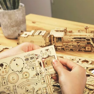 RoboTime - 3D fa puzzle: Gőzmozdony - JátékManufaktúra