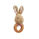 Rainbow Flopsy nyuszi csörgő - fa gyűrűvel - JátékManufaktúra