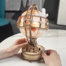 RoboTime - 3D fa puzzle: Világító földgömb - JátékManufaktúra