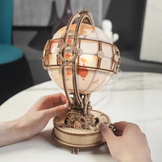 RoboTime - 3D fa puzzle: Világító földgömb - JátékManufaktúra