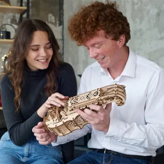 Ugears 3D fa mechanikus puzzle - Ninera (Hurdy-Gurdy) - JátékManufaktúra
