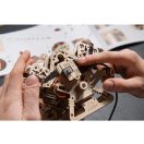 Ugears 3D fa mechanikus puzzle - V8 motor (USB-C) - JátékManufaktúra