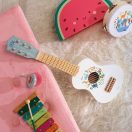 Vilac - Fa gitár - A világ állatai, Sarah Betz - JátékManufaktúra